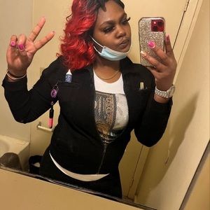 Meet your Posher, Kayla